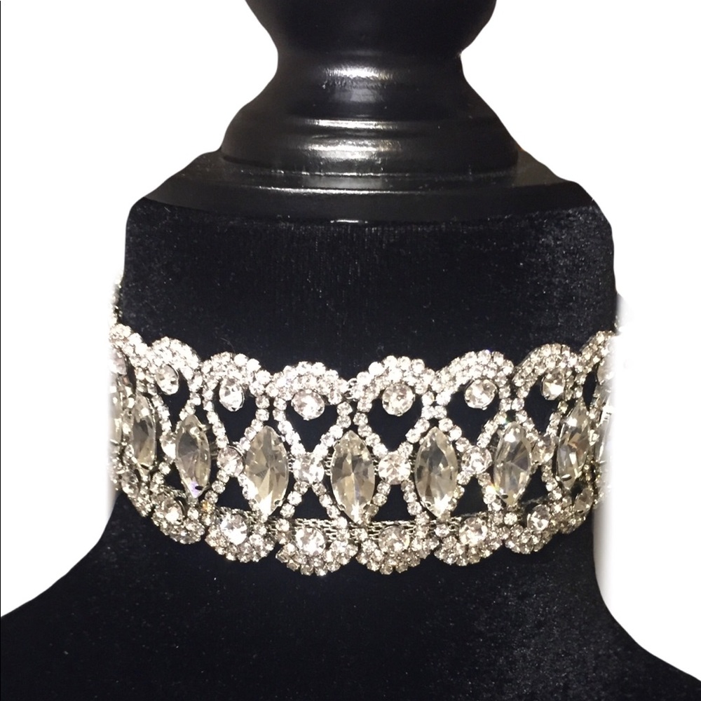 Silver crystal choker